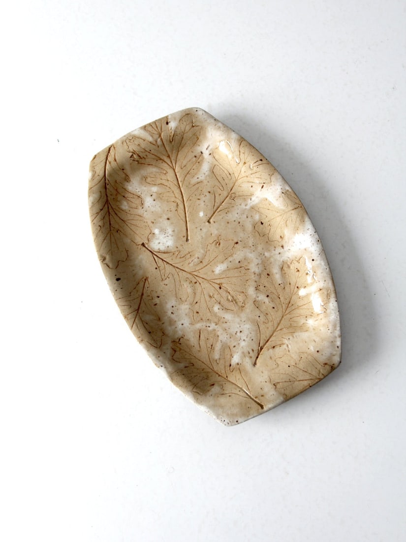Vintage Studio Pottery Tray with Oak Leaf Design 11 x 7.5 (1 of 11)