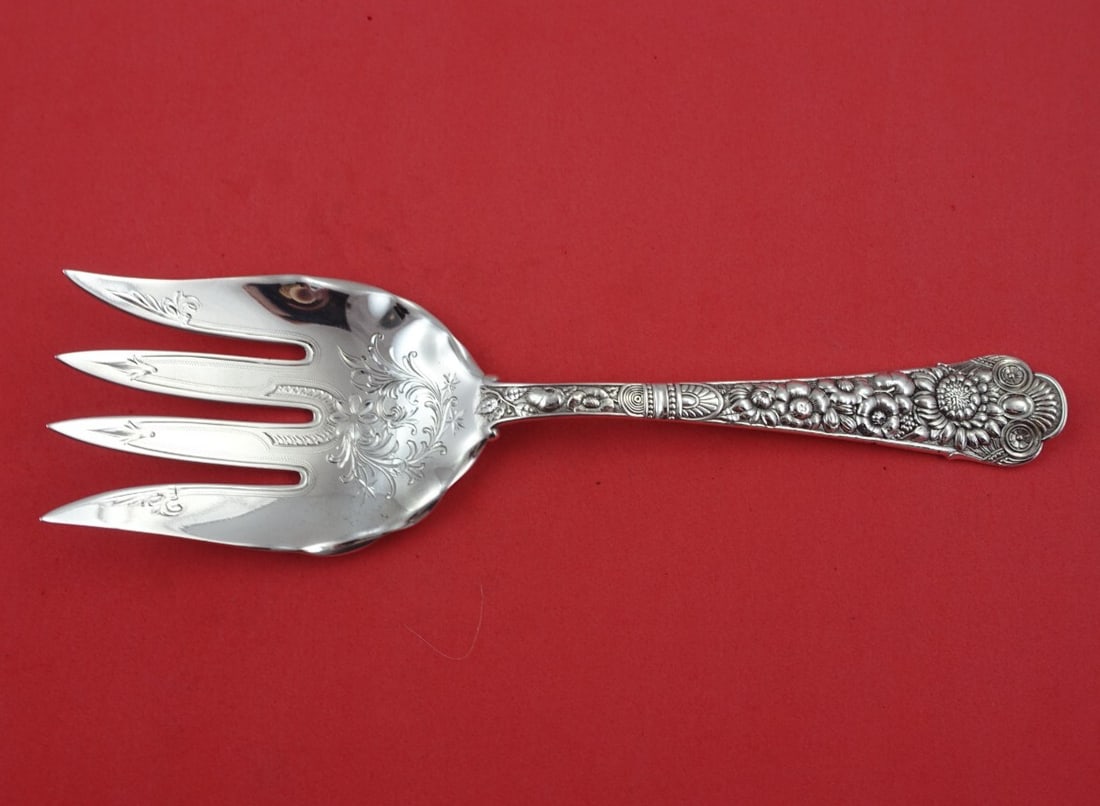 Gorham Cluny Sterling Silver Fish Serving Fork 8 3/4 inch Heirloom: Gorham Cluny Sterling Silver Fish Serving Fork 8 3/4 inch Heirloom This exquisite Cluny pattern fish serving fork by Gorham is crafted from high-quality sterling silver, showcasing a beautiful bright-