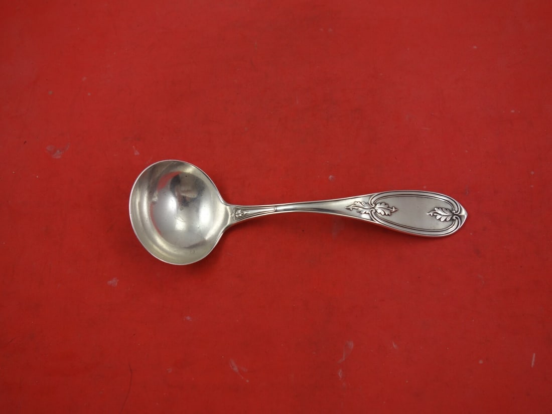 Palmer & Bachelders Coin Silver Gravy Ladle Olive Pattern 6.75" c.1850: Palmer & Bachelders Coin Silver Gravy Ladle Olive Pattern 6.75" c.1850 This exquisite gravy ladle features the elegant Olive pattern, crafted by Palmer & Bachelders & Co. Made from fine coin silver, t