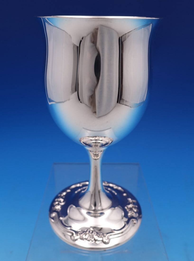 Reed and Barton Tara Sterling Silver Water Goblet #X820 6.25 x 3: Reed and Barton Tara Sterling Silver Water Goblet #X820 6.25 x 3 This exquisite Tara water goblet by Reed and Barton is a perfect addition to your tableware collection. Crafted from high-quality sterl