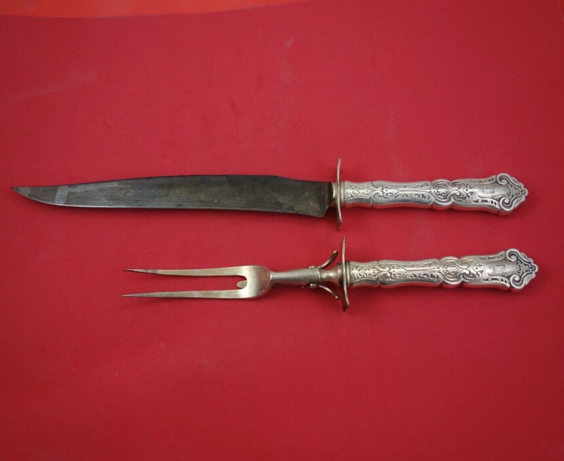 Wallace Berain Sterling Silver 2pc Roast Carving Set Vintage: Wallace Berain Sterling Silver 2pc Roast Carving Set Vintage Experience the elegance of the Berain pattern with this exquisite 2-piece roast carving set by Wallace. Crafted from sterling silver with a