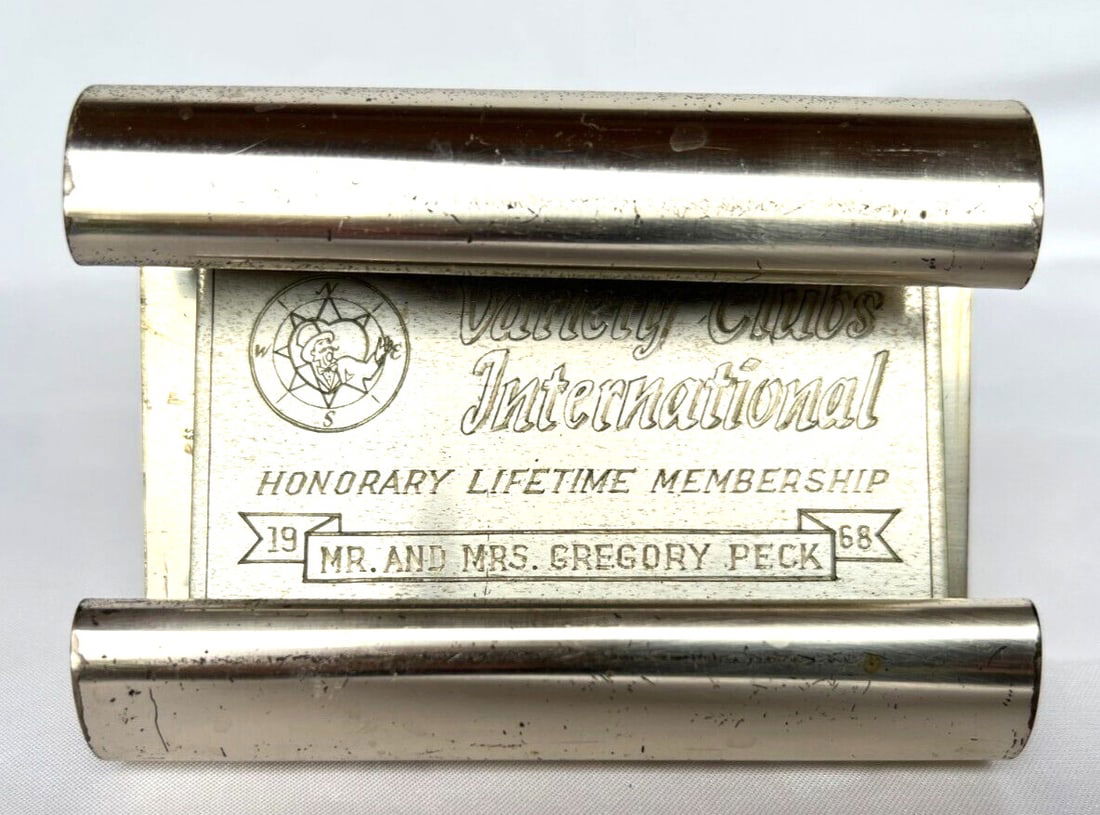 Gregory Peck 1968 Variety Clubs International Award with COA: Gregory Peck 1968 Variety Clubs International Award with COA This remarkable award from Variety Clubs International was presented to Gregory Peck in 1968. The plaque, crafted from metal, features the