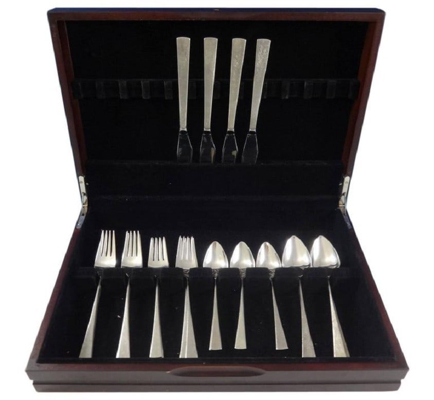 Reed & Barton Da Vinci Sterling Silver Flatware Set 20 Pcs Mid-Century Modern: Reed & Barton Da Vinci Sterling Silver Flatware Set 20 Pcs Mid-Century Modern Presenting the Da Vinci Sterling Silver Flatware Service Set, a stunning collection of 20 pieces designed in a Mid-Century