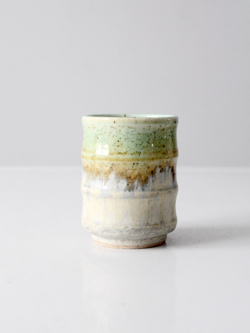 Handmade Vintage Studio Pottery Vase Pastel Glaze 4.25 Inches: Handmade Vintage Studio Pottery Vase Pastel Glaze 4.25 Inches This vintage studio pottery vase features a handmade cachepot design with a stunning pastel speckled glaze that beautifully combines pista