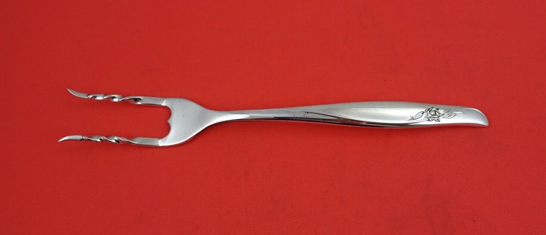 Gorham Sea Rose Sterling Silver Custom Baked Potato Fork 7.5": Gorham Sea Rose Sterling Silver Custom Baked Potato Fork 7.5" This custom-made Sea Rose baked potato fork by Gorham showcases the exquisite craftsmanship of sterling silver. Measuring 7 1/2 inches, th