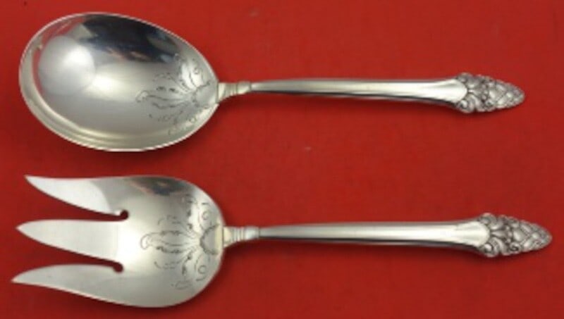 Gorham Sovereign Old Sterling Silver Salad Serving Set 9 Inch Floral Design: Gorham Sovereign Old Sterling Silver Salad Serving Set 9 Inch Floral Design Enhance your dining experience with this exquisite Sovereign Old Salad Serving Set by Gorham. Crafted from high-quality ster