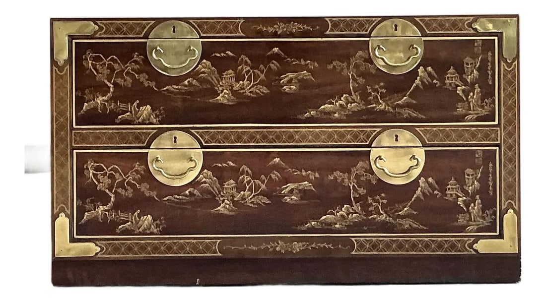 Drexel Vintage Chinoiserie Mahogany Chest of Drawers with Brass Accents: Drexel Vintage Chinoiserie Mahogany Chest of Drawers with Brass Accents This Vintage Asian Drexel Chinoiserie Chest of Drawers exemplifies the exquisite craftsmanship of Drexel, blending classic Engli