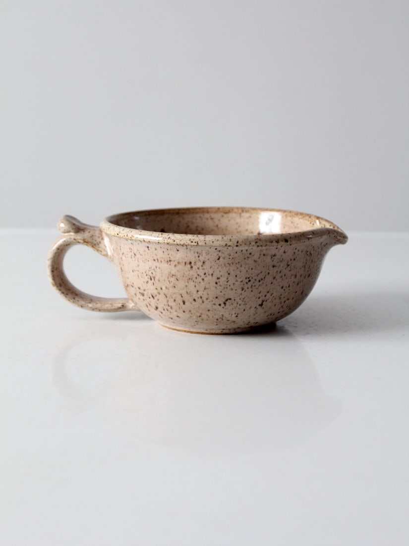 Bonnie Greenwald Vintage Handmade Speckled Batter Bowl Pitcher: Bonnie Greenwald Vintage Handmade Speckled Batter Bowl Pitcher Discover a charming vintage Bonnie Greenwald studio pottery pitcher, expertly handcrafted to serve as a delightful batter bowl. This uniq