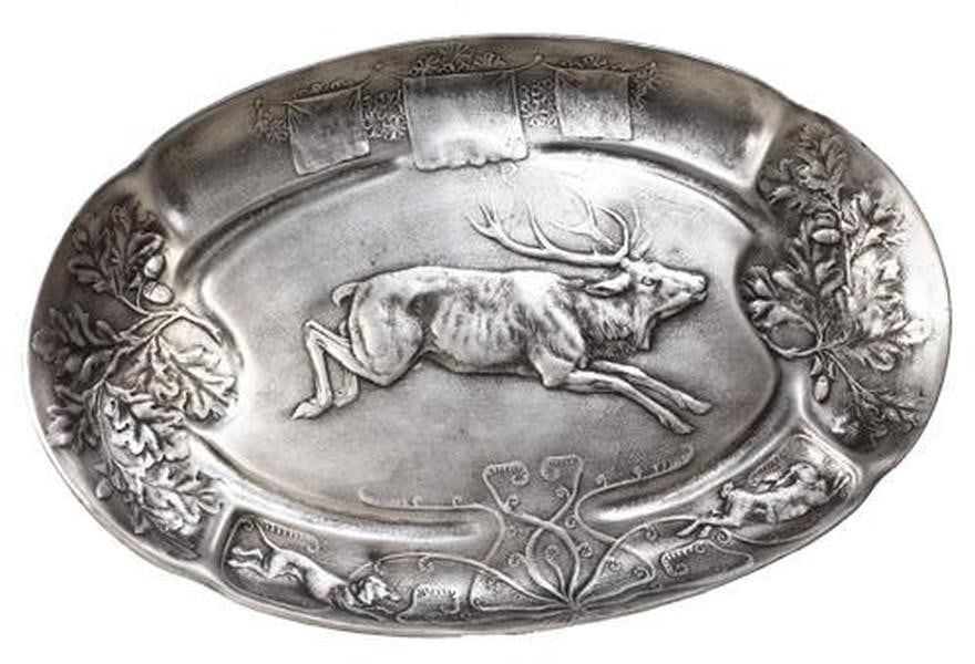 Rustic Lodge Style Oval Tray USA-Made with Leaping Stag Design: Rustic Lodge Style Oval Tray USA-Made with Leaping Stag Design Enhance your home with this unique USA-made rustic oval tray, perfect for adding a touch of lodge style to your decor. This hand-cast and