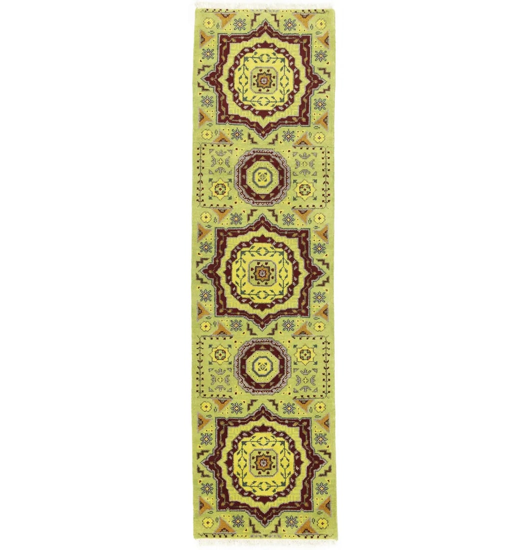Hand-Knotted Wool Runner Rug Modern Floral Design 2'7 x 9'7 India: Hand-Knotted Wool Runner Rug Modern Floral Design 2'7 x 9'7 India This Heriz Serapi runner rug is hand-knotted from wool and features a modern regional design with a floral pattern. The rug comes in a