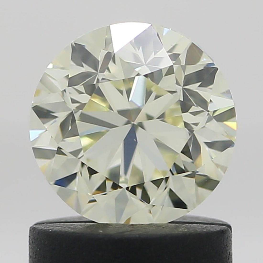 Loose Diamond - ROUND 1.0ct N-O VVS2: Loose Diamond - ROUND 1.0ct N-O VVS2 Source: Natural Shape: ROUND Carats: 1.0 Color: N-O Certification: HRD Video: