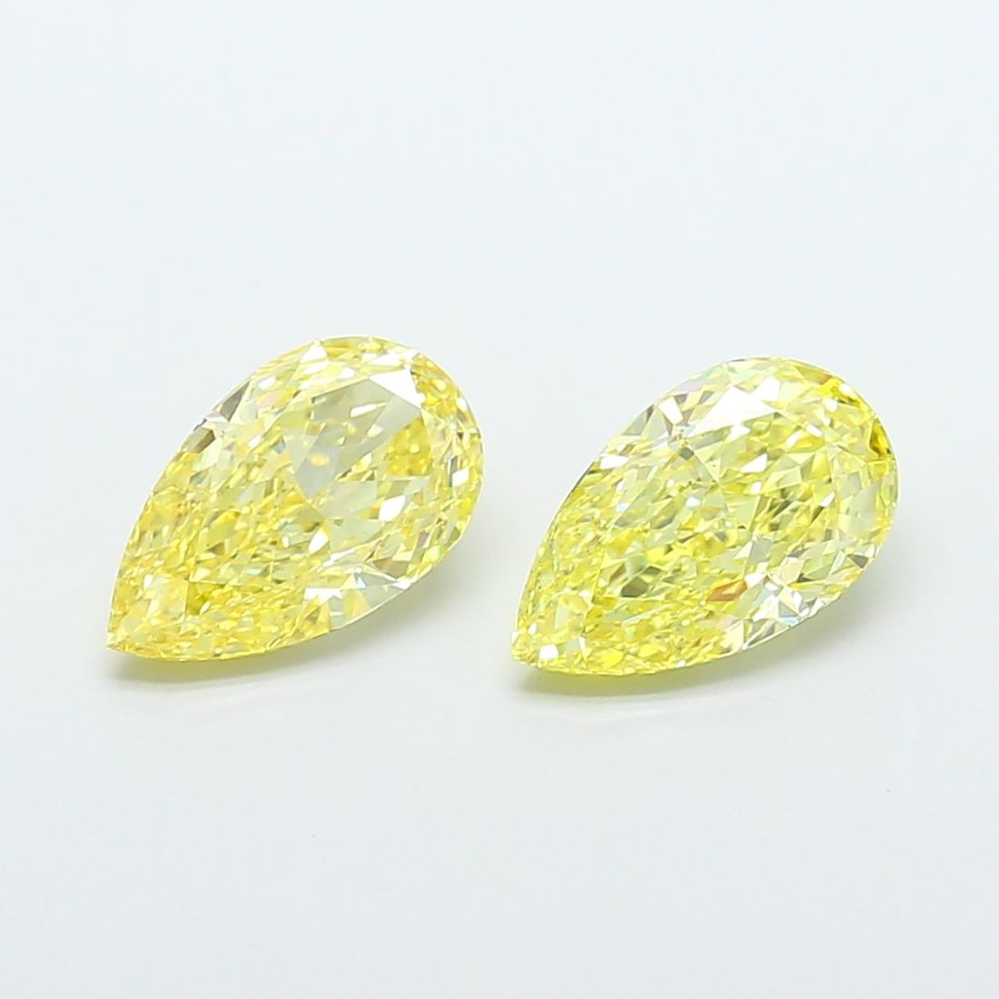 Loose Diamond - PEAR 2.39ct Fancy Intense Yellow VS1: Loose Diamond - PEAR 2.39ct Fancy Intense Yellow VS1 Source: This is a real non-mined Diamond that has been grown in a lab Shape: PEAR Carats: 2.39 Color: Fancy Intense Yellow Certification: IGI Video