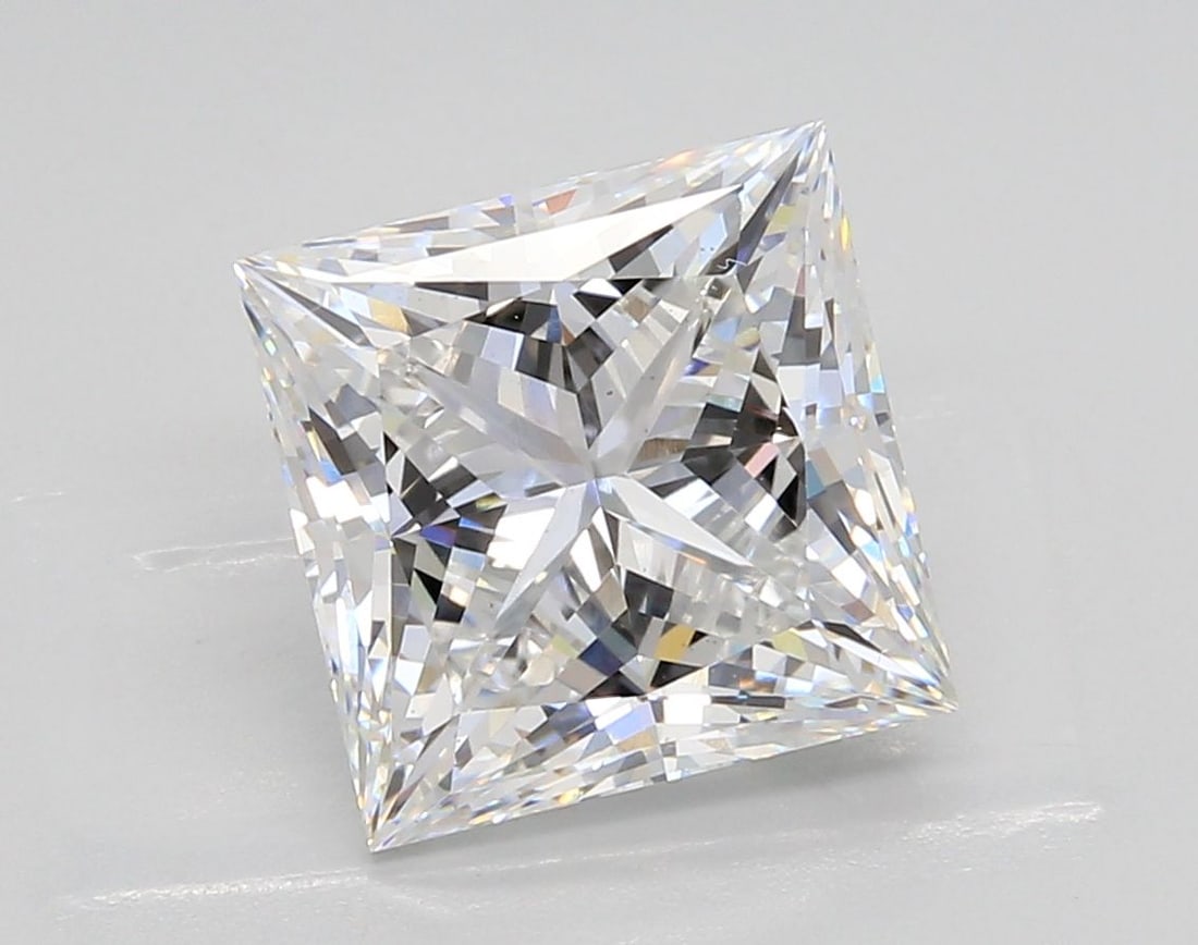 Loose Diamond - PRINCESS 4.54ct E VS1: Loose Diamond - PRINCESS 4.54ct E VS1 Source: This is a real non-mined Diamond that has been grown in a lab Shape: PRINCESS Carats: 4.54 Color: E Clarity: VS1 Certification: IGI Video: