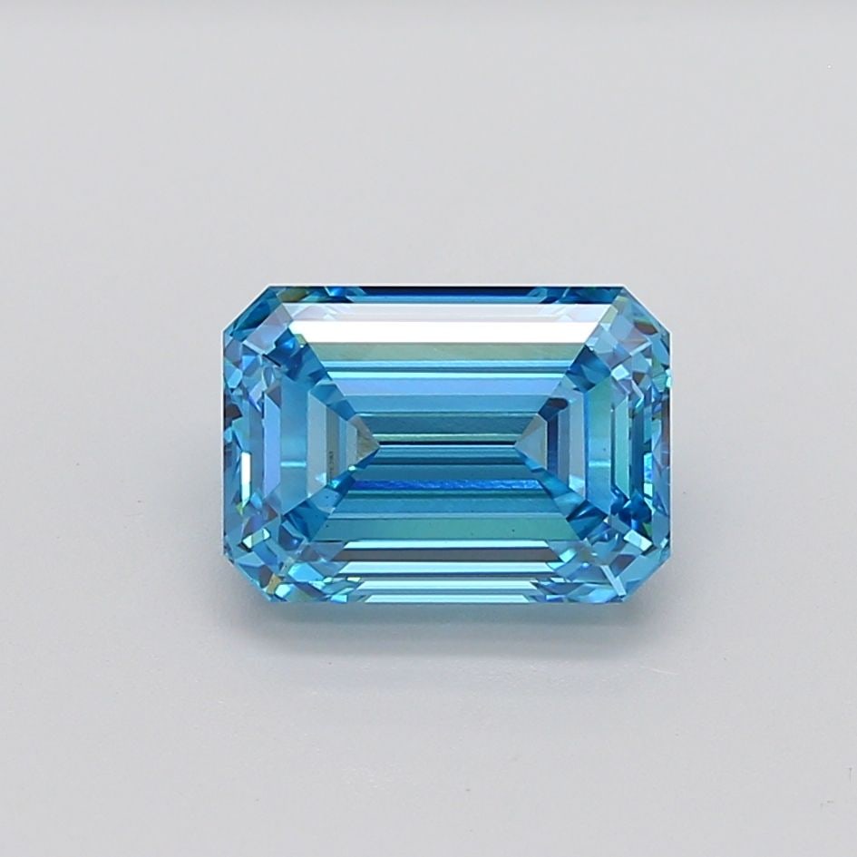 Loose Diamond - EMERALD 4.26ct Fancy Vivid Blue VS2: Loose Diamond - EMERALD 4.26ct Fancy Vivid Blue VS2 Source: This is a real non-mined Diamond that has been grown in a lab Shape: EMERALD Carats: 4.26 Color: Fancy Vivid Blue Certification: IGI Video: