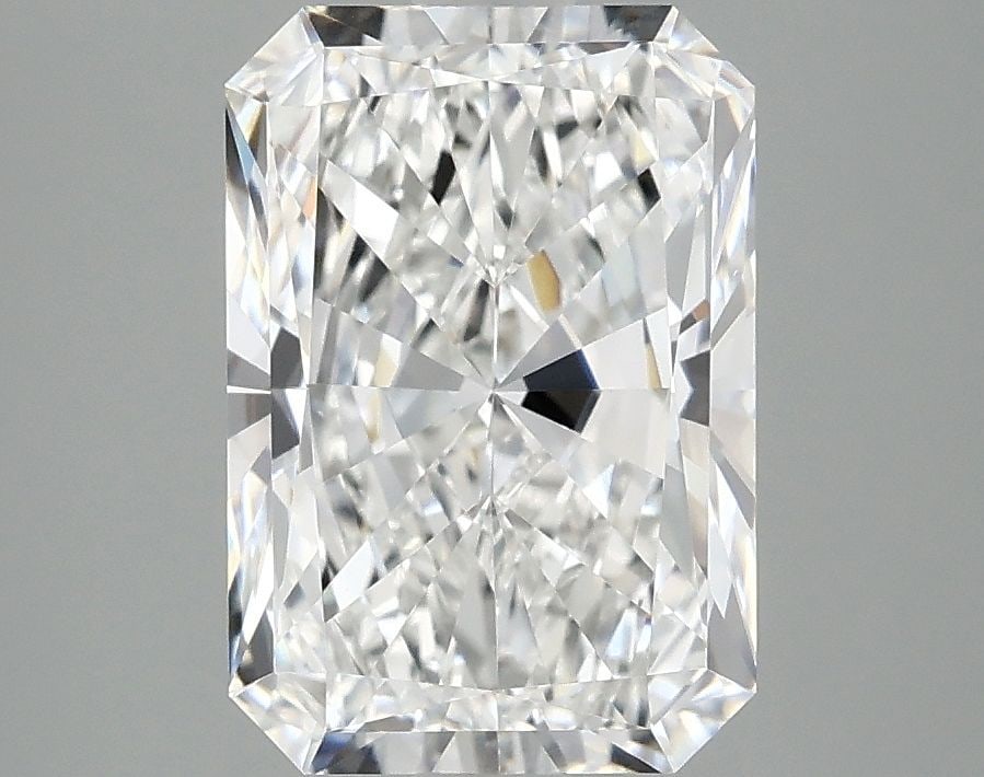 Loose Diamond - RADIANT 3.0ct E VS1: Loose Diamond - RADIANT 3.0ct E VS1 Source: This is a real non-mined Diamond that has been grown in a lab Shape: RADIANT Carats: 3.0 Color: E Clarity: VS1 Certification: IGI Video: