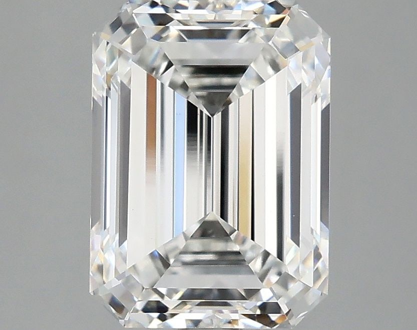 Loose Diamond - EMERALD 3.08ct E VS1: Loose Diamond - EMERALD 3.08ct E VS1 Source: This is a real non-mined Diamond that has been grown in a lab Shape: EMERALD Carats: 3.08 Color: E Clarity: VS1 Certification: IGI Video: