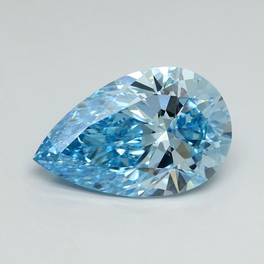 Loose Diamond - PEAR 3.59ct Fancy Vivid Blue VS2: Loose Diamond - PEAR 3.59ct Fancy Vivid Blue VS2 Source: This is a real non-mined Diamond that has been grown in a lab Shape: PEAR Carats: 3.59 Color: Fancy Vivid Blue Certification: IGI Video: