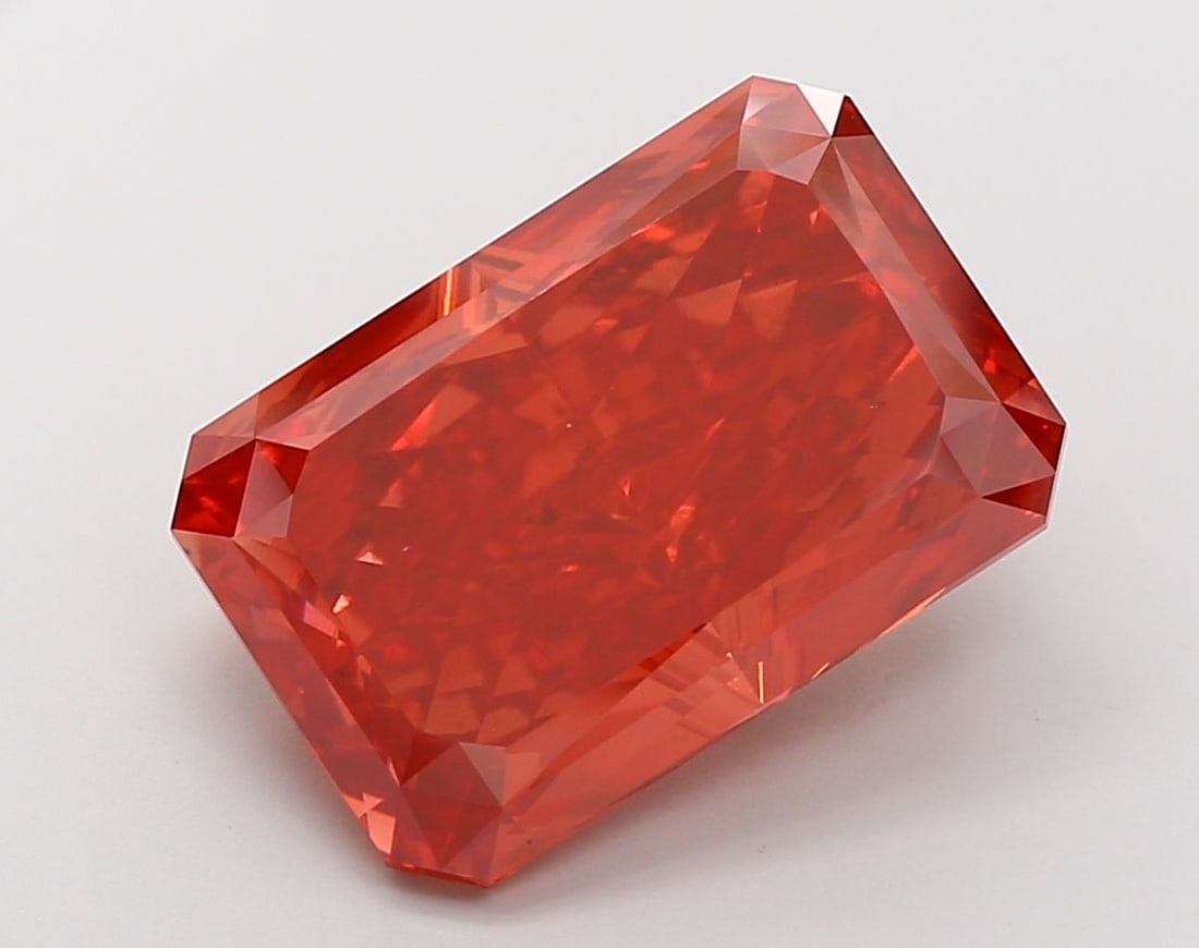 Loose Diamond - RADIANT 15.04ct Fancy Vivid Red VS1: Loose Diamond - RADIANT 15.04ct Fancy Vivid Red VS1 Source: This is a real non-mined Diamond that has been grown in a lab Shape: RADIANT Carats: 15.04 Color: Fancy Vivid Red Certification: IGI Video: