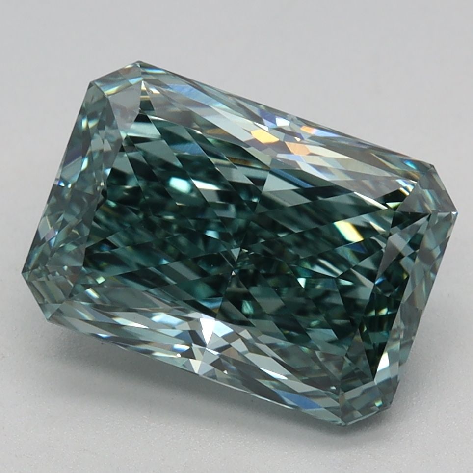 Loose Diamond - RADIANT 2.68ct Fancy Vivid Green VVS2: Loose Diamond - RADIANT 2.68ct Fancy Vivid Green VVS2 Source: This is a real non-mined Diamond that has been grown in a lab Shape: RADIANT Carats: 2.68 Color: Fancy Vivid Green Certification: IGI Vide