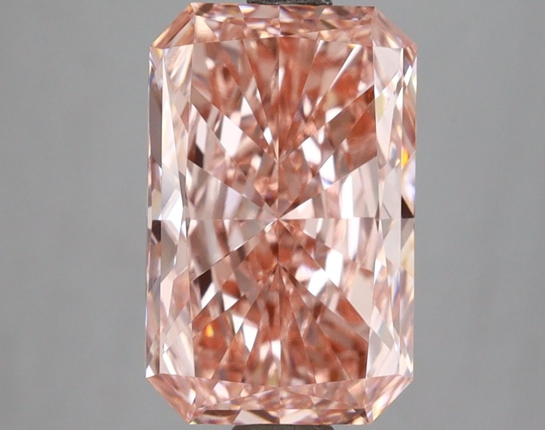Loose Diamond - RADIANT 3.17ct Fancy Vivid Pink VVS2: Loose Diamond - RADIANT 3.17ct Fancy Vivid Pink VVS2 Source: This is a real non-mined Diamond that has been grown in a lab Shape: RADIANT Carats: 3.17 Color: Fancy Vivid Pink Certification: IGI Video: