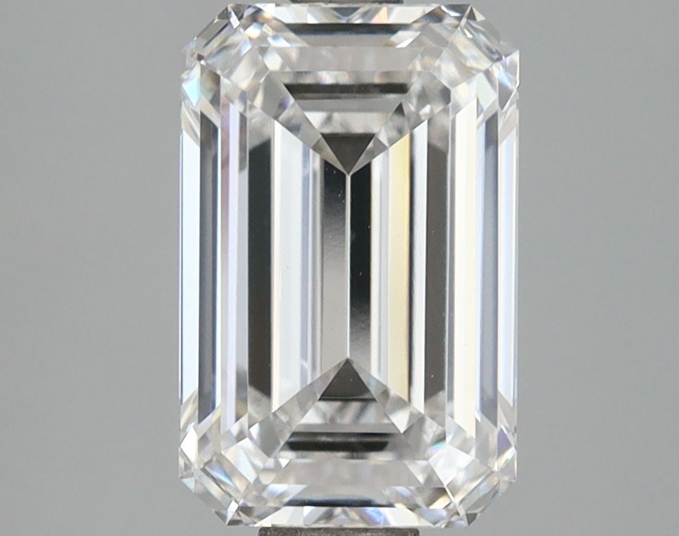 Loose Diamond - EMERALD 2.56ct E VVS1: Loose Diamond - EMERALD 2.56ct E VVS1 Source: This is a real non-mined Diamond that has been grown in a lab Shape: EMERALD Carats: 2.56 Color: E Clarity: VVS1 Certification: IGI Video: