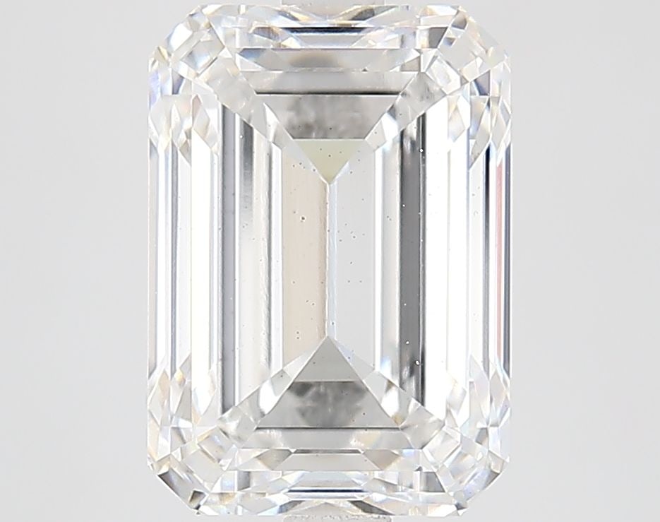 Loose Diamond - EMERALD 4.48ct E VS2: Loose Diamond - EMERALD 4.48ct E VS2 Source: This is a real non-mined Diamond that has been grown in a lab Shape: EMERALD Carats: 4.48 Color: E Clarity: VS2 Certification: IGI Video: