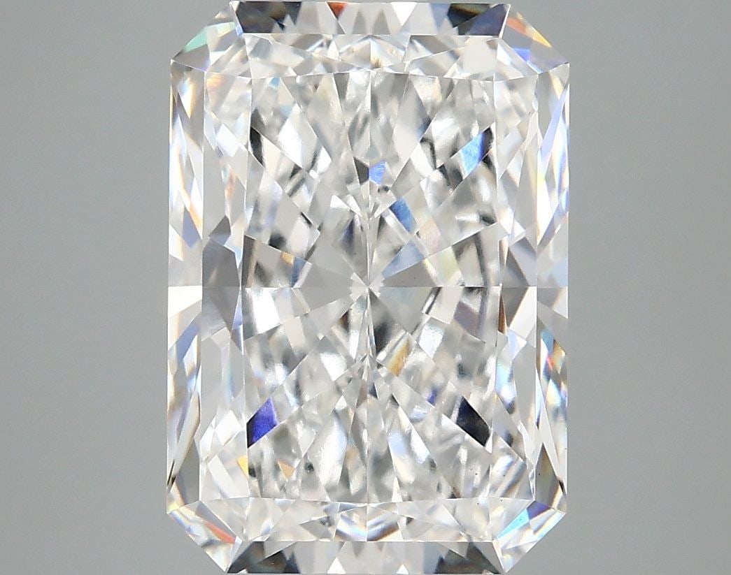 Loose Diamond - RADIANT 5.09ct E VS1: Loose Diamond - RADIANT 5.09ct E VS1 Source: This is a real non-mined Diamond that has been grown in a lab Shape: RADIANT Carats: 5.09 Color: E Clarity: VS1 Certification: IGI Video: