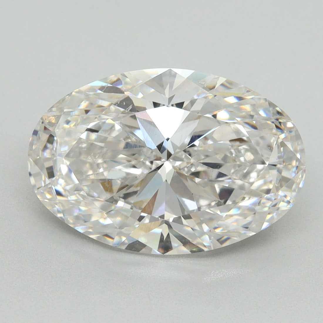 Loose Diamond - OVAL 5.15ct E VS1: Loose Diamond - OVAL 5.15ct E VS1 Source: This is a real non-mined Diamond that has been grown in a lab Shape: OVAL Carats: 5.15 Color: E Clarity: VS1 Certification: NONE Video: