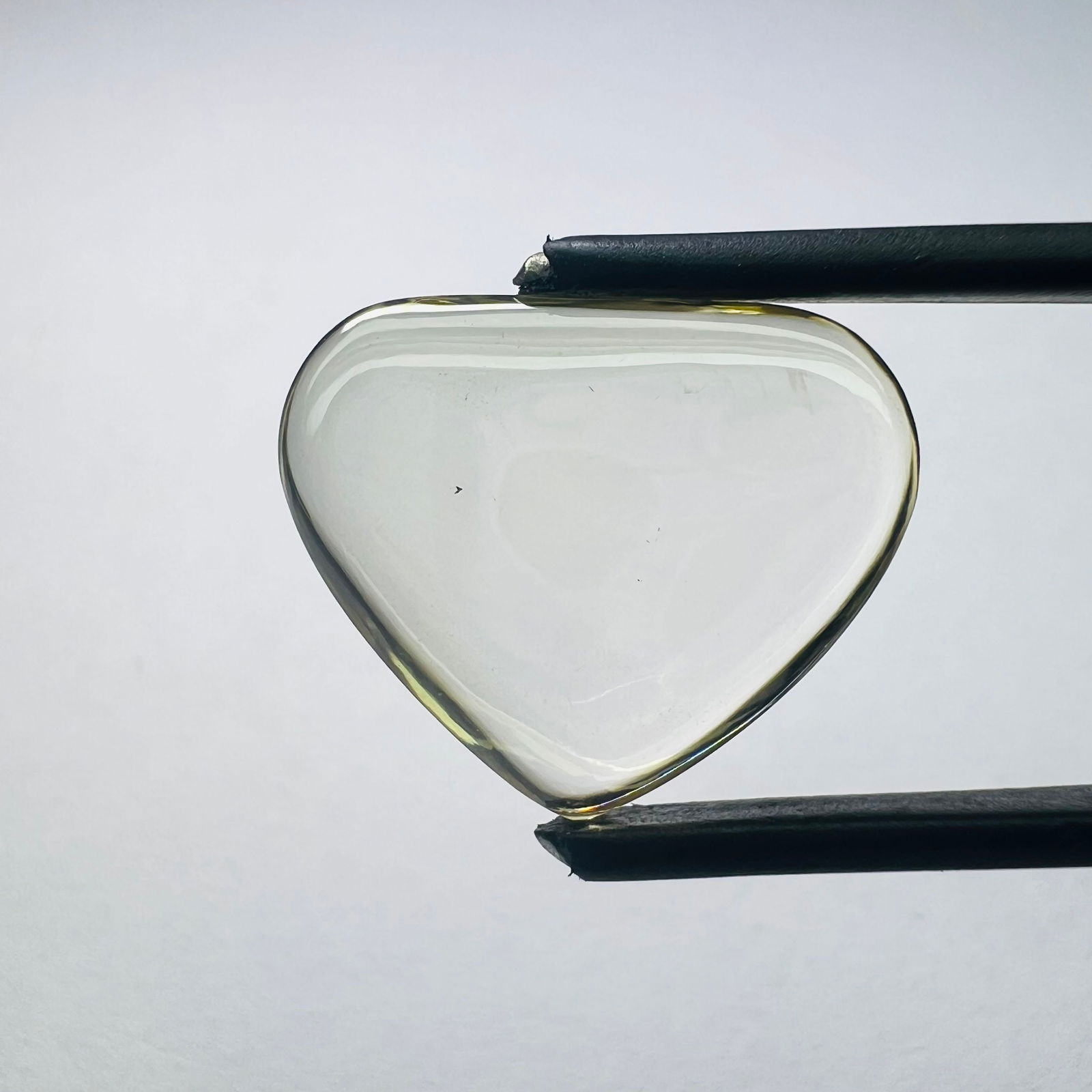 Loose Diamond - OTHER 6.65ct Yellow VS1: Loose Diamond - OTHER 6.65ct Yellow VS1 Source: This is a real non-mined Diamond that has been grown in a lab Shape: OTHER Carats: 6.65 Color: Yellow Certification: NONE PLEASE NOTE: Framed, Large, or