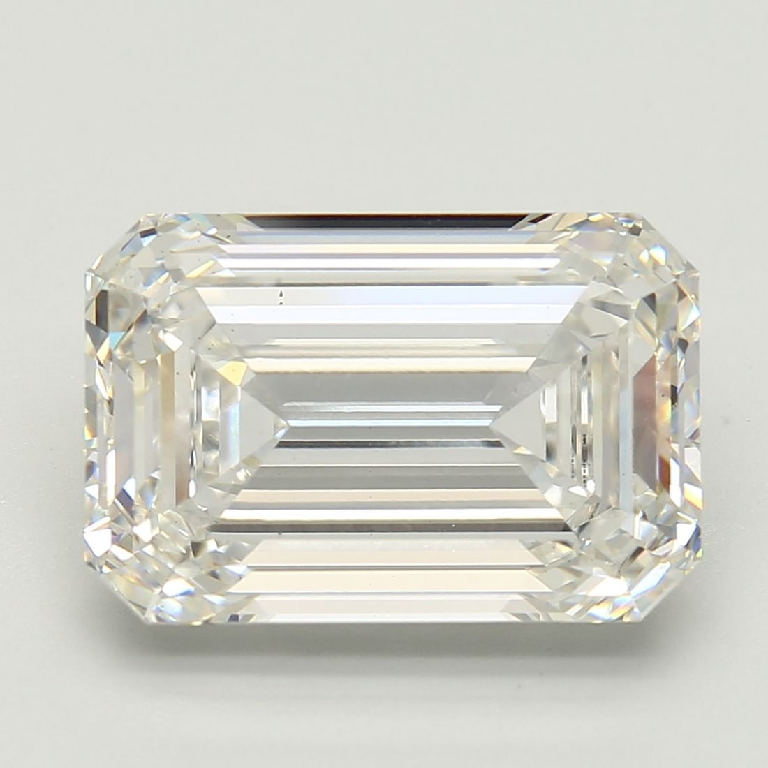 Loose Diamond - EMERALD 10.62ct G VS2: Loose Diamond - EMERALD 10.62ct G VS2 Source: This is a real non-mined Diamond that has been grown in a lab Shape: EMERALD Carats: 10.62 Color: G Clarity: VS2 Certification: IGI Video: