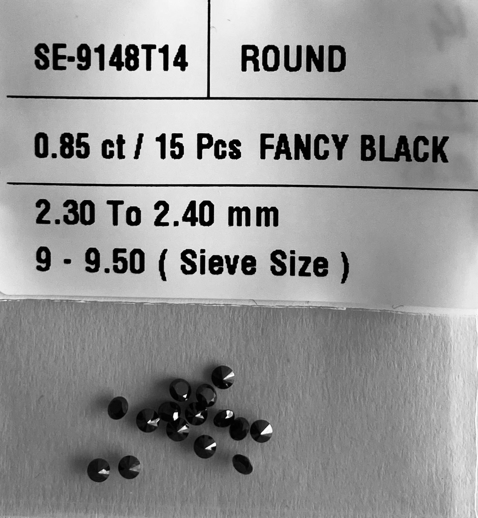 Loose Diamond - ROUND 0.85ct Fancy Black VVS2: Loose Diamond - ROUND 0.85ct Fancy Black VVS2 Source: Natural Shape: ROUND Carats: 0.85 Color: Fancy Black Certification: NONE PLEASE NOTE: Framed, Large, or heavy items do not have shipping costs inc