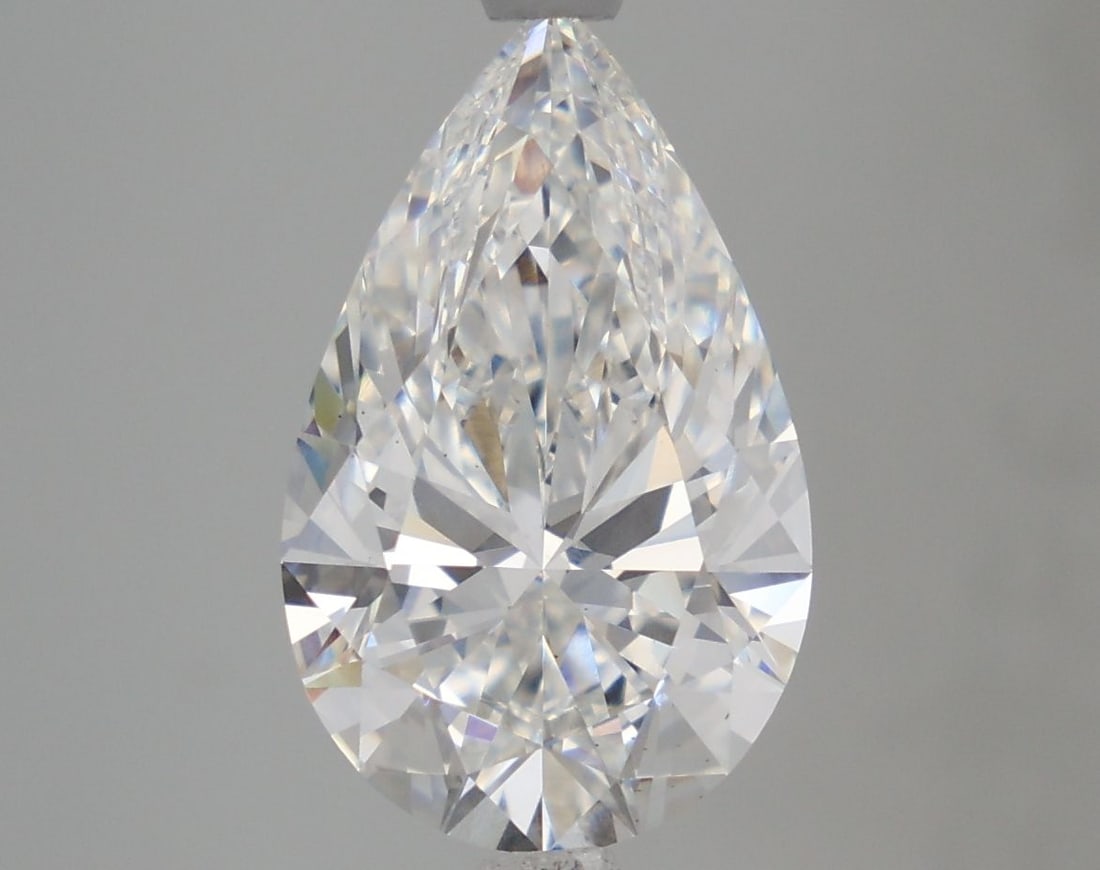 Loose Diamond - PEAR 4.1ct E VS2: Loose Diamond - PEAR 4.1ct E VS2 Source: This is a real non-mined Diamond that has been grown in a lab Shape: PEAR Carats: 4.1 Color: E Clarity: VS2 Certification: IGI Video: