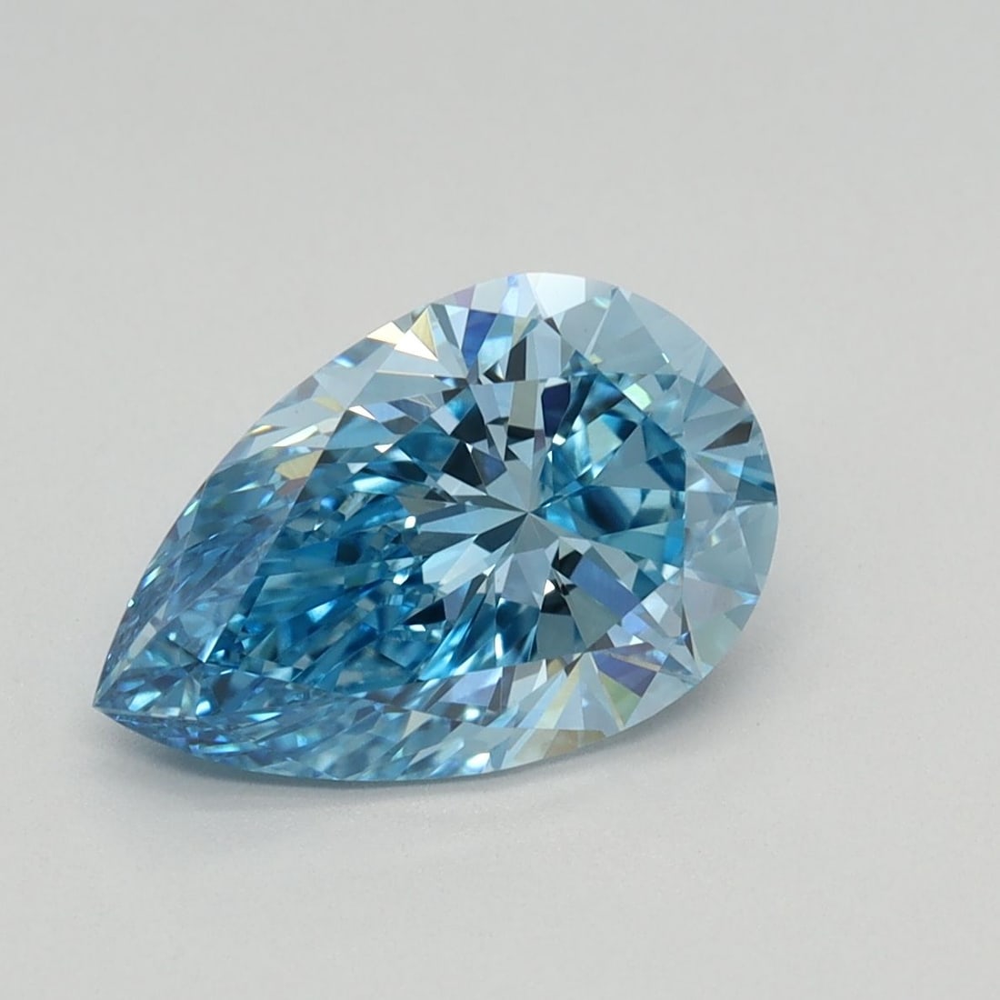 Loose Diamond - PEAR 1.7ct Fancy Vivid Blue VS1: Loose Diamond - PEAR 1.7ct Fancy Vivid Blue VS1 Source: This is a real non-mined Diamond that has been grown in a lab Shape: PEAR Carats: 1.7 Color: Fancy Vivid Blue Certification: IGI Video: