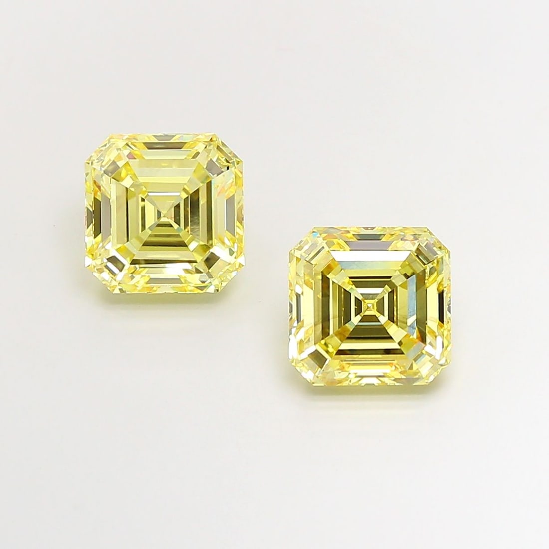 Loose Diamond - ASSCHER 3.7ct Fancy Yellow VS2: Loose Diamond - ASSCHER 3.7ct Fancy Yellow VS2 Source: This is a real non-mined Diamond that has been grown in a lab Shape: ASSCHER Carats: 3.7 Color: Fancy Yellow Certification: IGI Video: