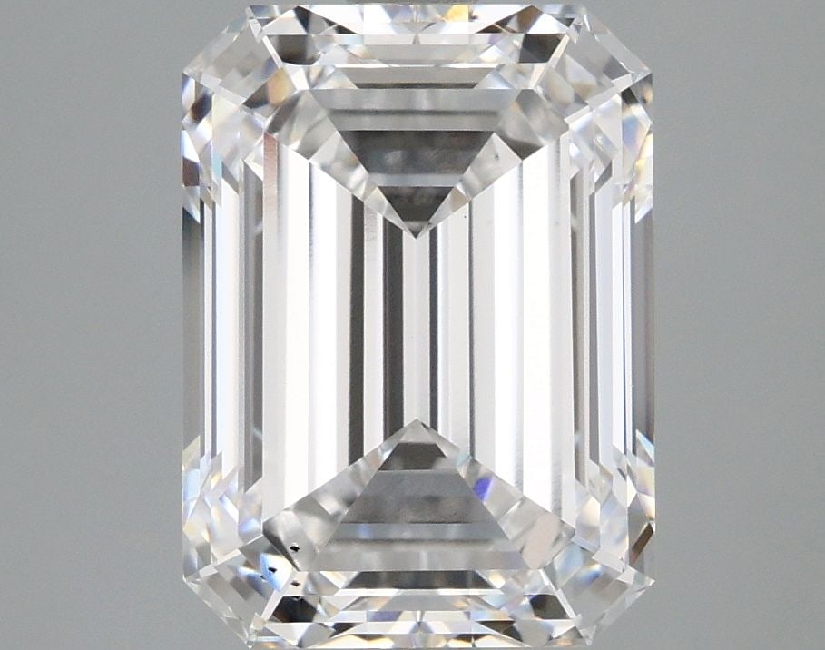 Loose Diamond - EMERALD 4.07ct D VS2: Loose Diamond - EMERALD 4.07ct D VS2 Source: This is a real non-mined Diamond that has been grown in a lab Shape: EMERALD Carats: 4.07 Color: D Clarity: VS2 Certification: IGI Video: