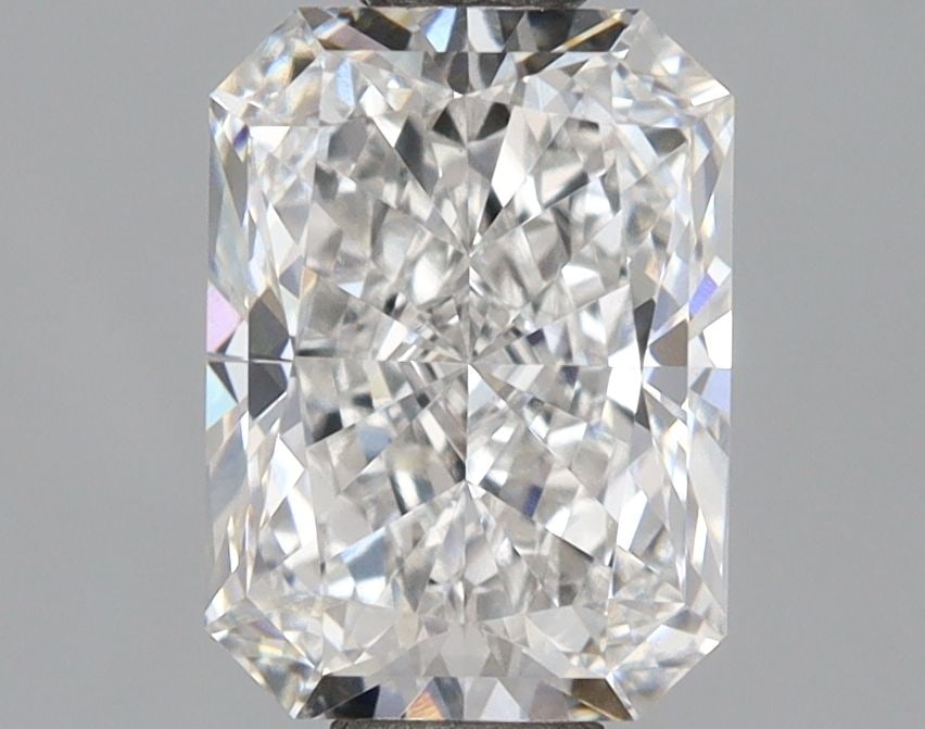 Loose Diamond - RADIANT 1.67ct F VVS2: Loose Diamond - RADIANT 1.67ct F VVS2 Source: This is a real non-mined Diamond that has been grown in a lab Shape: RADIANT Carats: 1.67 Color: F Clarity: VVS2 Certification: IGI Video: