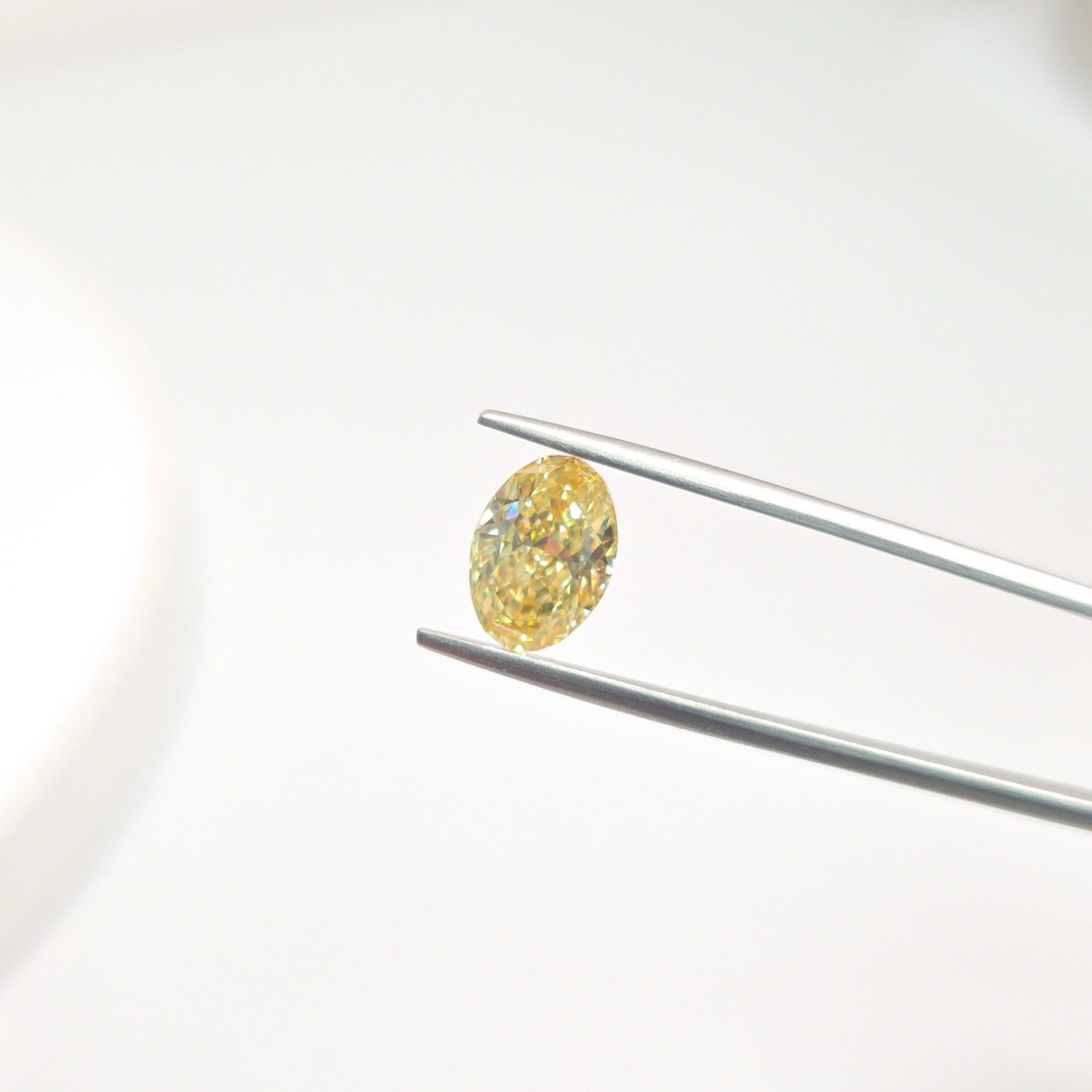 Loose Diamond - OVAL 2.5ct Fancy Intense Yellow VS2: Loose Diamond - OVAL 2.5ct Fancy Intense Yellow VS2 Source: This is a real non-mined Diamond that has been grown in a lab Shape: OVAL Carats: 2.5 Color: Fancy Intense Yellow Certification: IGI Video: