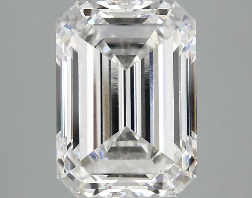 Loose Diamond - EMERALD 3.09ct E VS1: Loose Diamond - EMERALD 3.09ct E VS1 Source: This is a real non-mined Diamond that has been grown in a lab Shape: EMERALD Carats: 3.09 Color: E Clarity: VS1 Certification: IGI Video: Video Link 