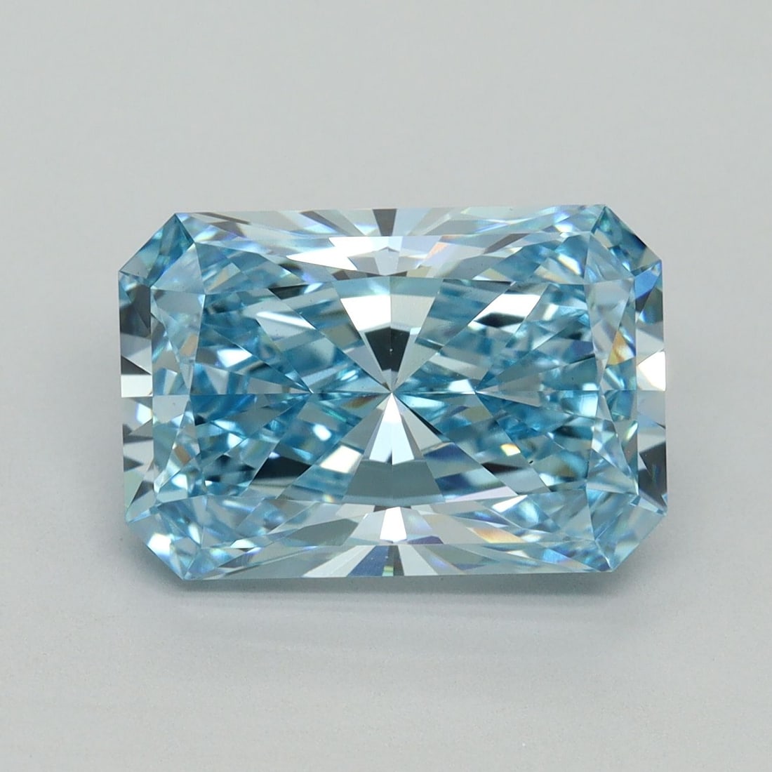 Loose Diamond - RADIANT 5.1ct Fancy Vivid Blue VS1: Loose Diamond - RADIANT 5.1ct Fancy Vivid Blue VS1 Source: This is a real non-mined Diamond that has been grown in a lab Shape: RADIANT Carats: 5.1 Color: Fancy Vivid Blue Certification: IGI Video: