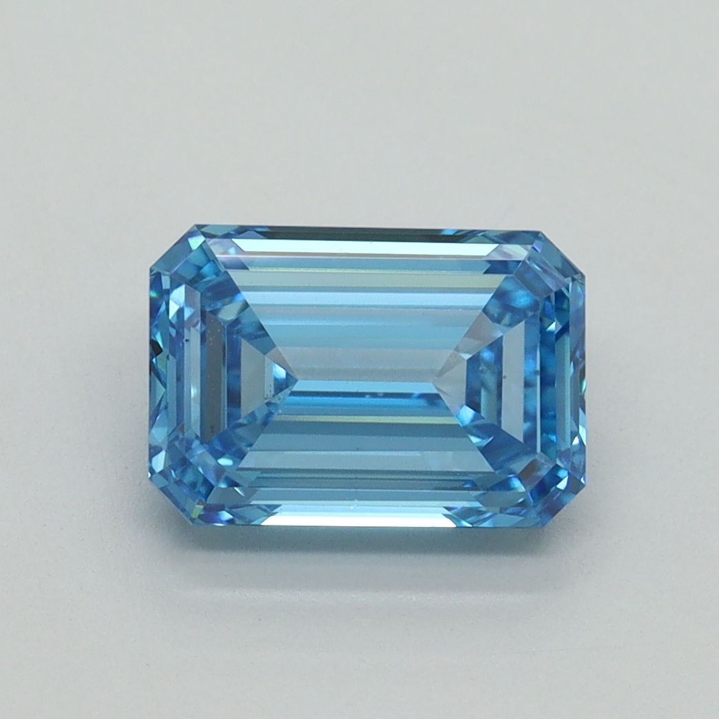 Loose Diamond - EMERALD 2.04ct Fancy Vivid Blue VS1: Loose Diamond - EMERALD 2.04ct Fancy Vivid Blue VS1 Source: This is a real non-mined Diamond that has been grown in a lab Shape: EMERALD Carats: 2.04 Color: Fancy Vivid Blue Certification: IGI Video: