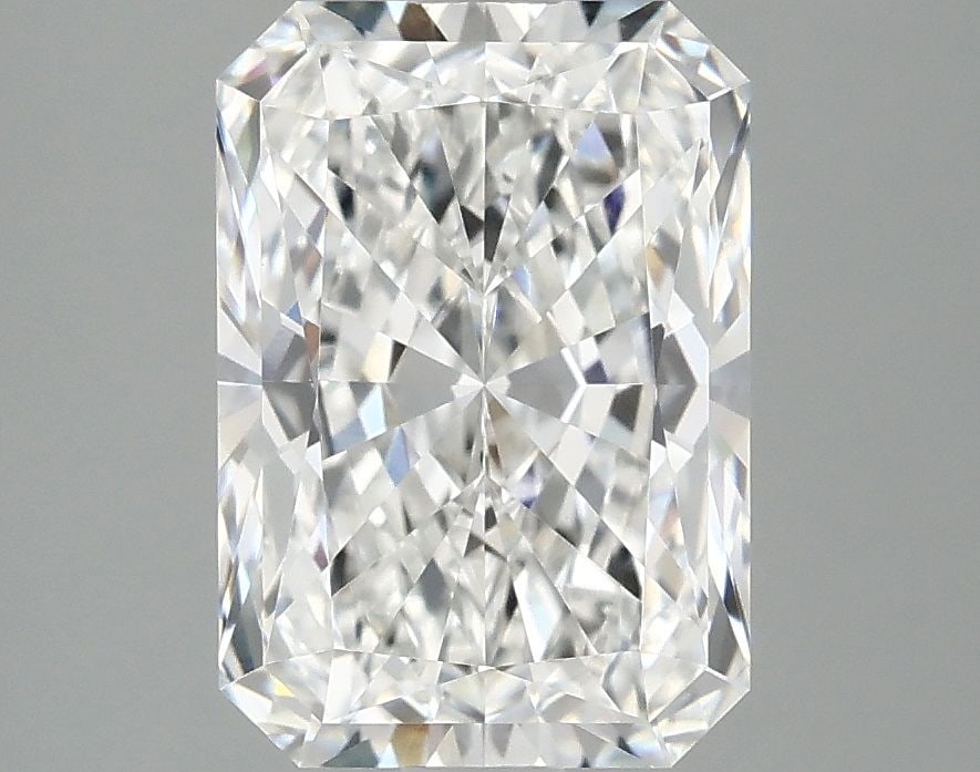 Loose Diamond - RADIANT 3.07ct E VVS2: Loose Diamond - RADIANT 3.07ct E VVS2 Source: This is a real non-mined Diamond that has been grown in a lab Shape: RADIANT Carats: 3.07 Color: E Clarity: VVS2 Certification: IGI Video: