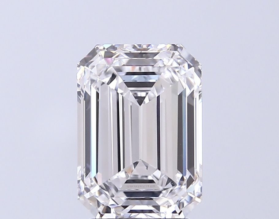 Loose Diamond - EMERALD 3.82ct D VVS2: Loose Diamond - EMERALD 3.82ct D VVS2 Source: This is a real non-mined Diamond that has been grown in a lab Shape: EMERALD Carats: 3.82 Color: D Clarity: VVS2 Certification: IGI Video: