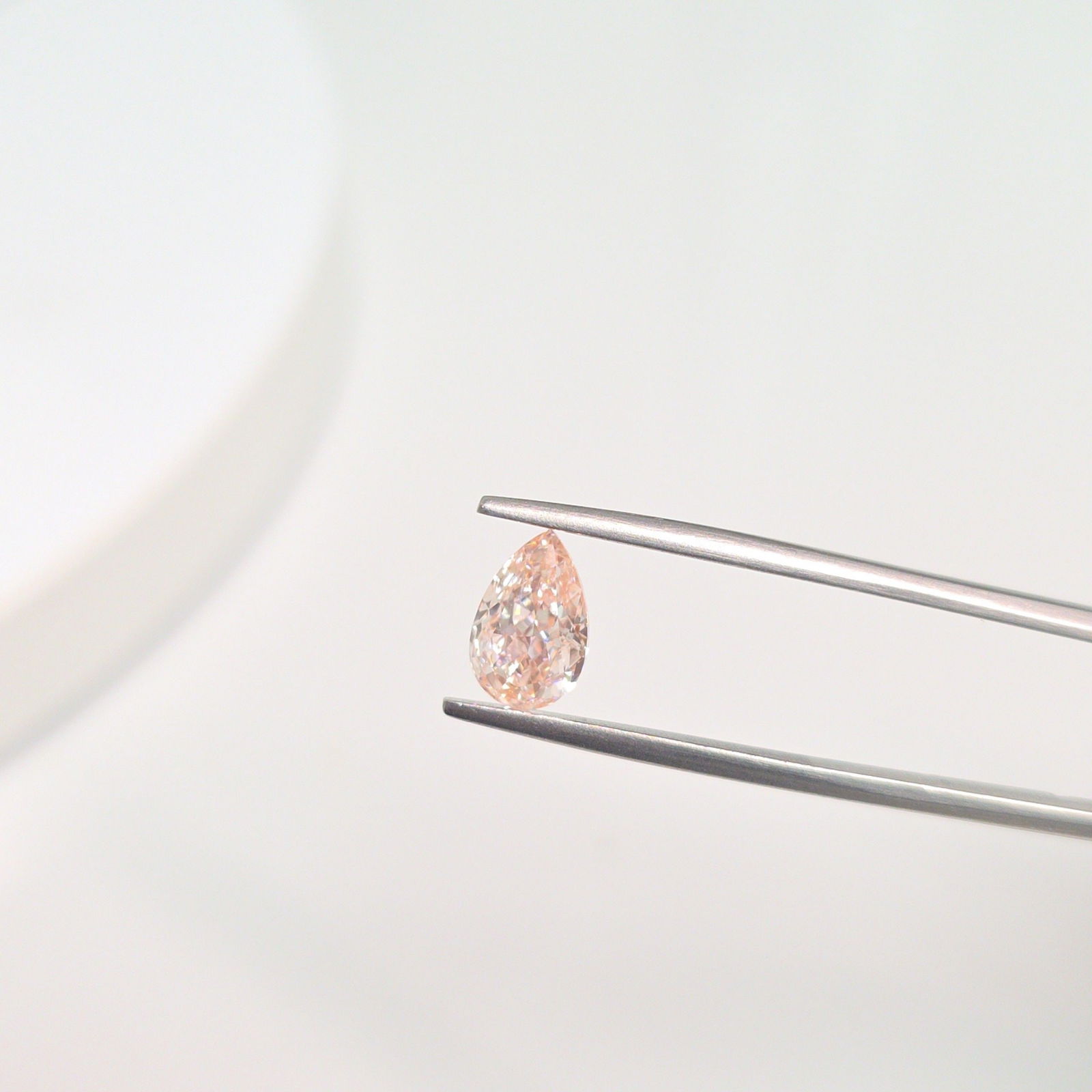 Loose Diamond - PEAR 1.51ct Fancy Vivid Pink VS1: Loose Diamond - PEAR 1.51ct Fancy Vivid Pink VS1 Source: This is a real non-mined Diamond that has been grown in a lab Shape: PEAR Carats: 1.51 Color: Fancy Vivid Pink Certification: IGI Video: