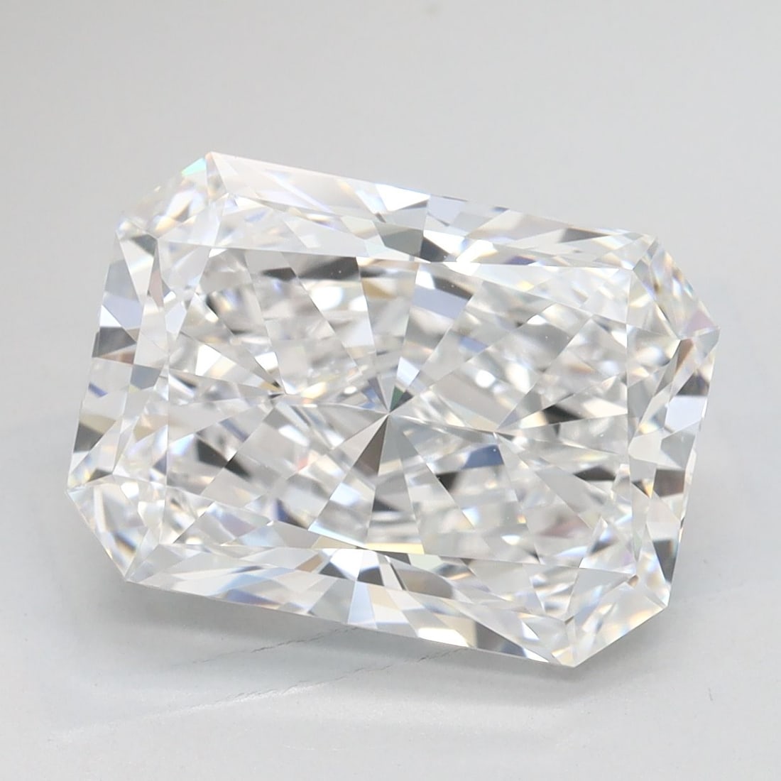 Loose Diamond - RADIANT 4.33ct D VVS1: Loose Diamond - RADIANT 4.33ct D VVS1 Source: This is a real non-mined Diamond that has been grown in a lab Shape: RADIANT Carats: 4.33 Color: D Clarity: VVS1 Certification: GIA Video: