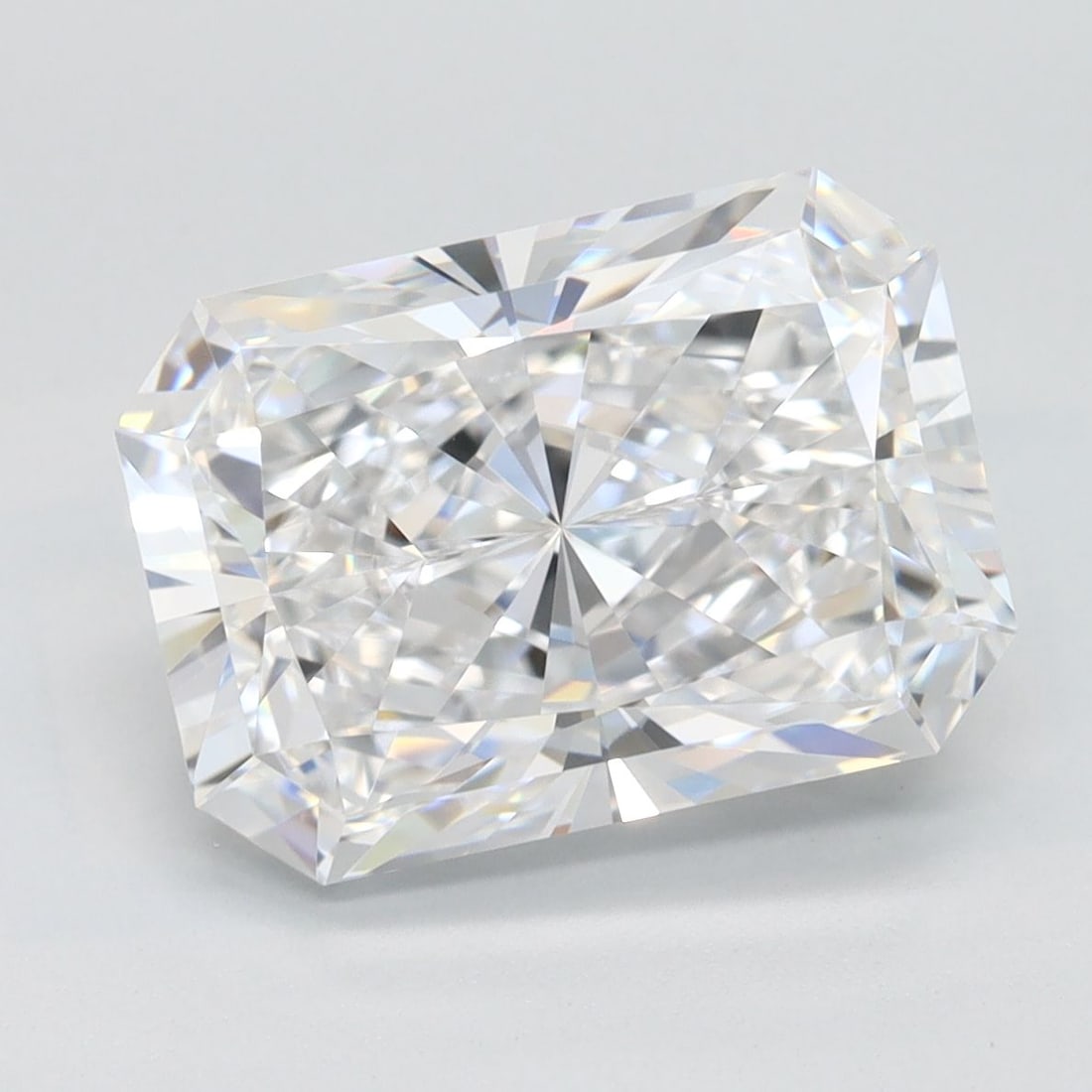 Loose Diamond - RADIANT 4.01ct D IF: Loose Diamond - RADIANT 4.01ct D IF Source: This is a real non-mined Diamond that has been grown in a lab Shape: RADIANT Carats: 4.01 Color: D Clarity: IF Certification: IGI Video: