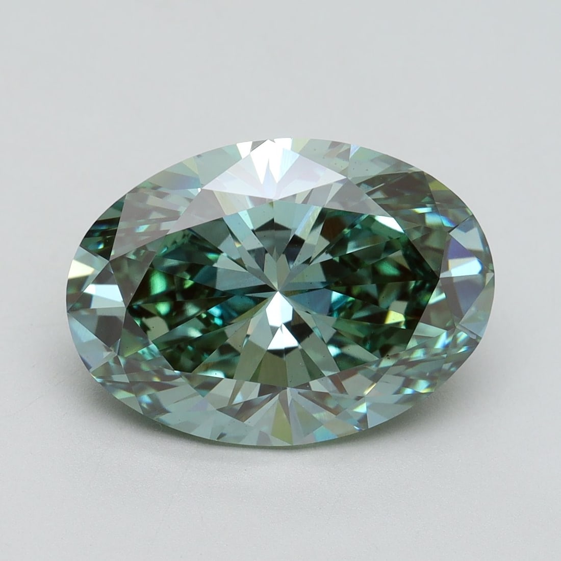 Loose Diamond - OVAL 6.01ct Fancy Vivid Green VS1: Loose Diamond - OVAL 6.01ct Fancy Vivid Green VS1 Source: This is a real non-mined Diamond that has been grown in a lab Shape: OVAL Carats: 6.01 Color: Fancy Vivid Green Certification: IGI Video: