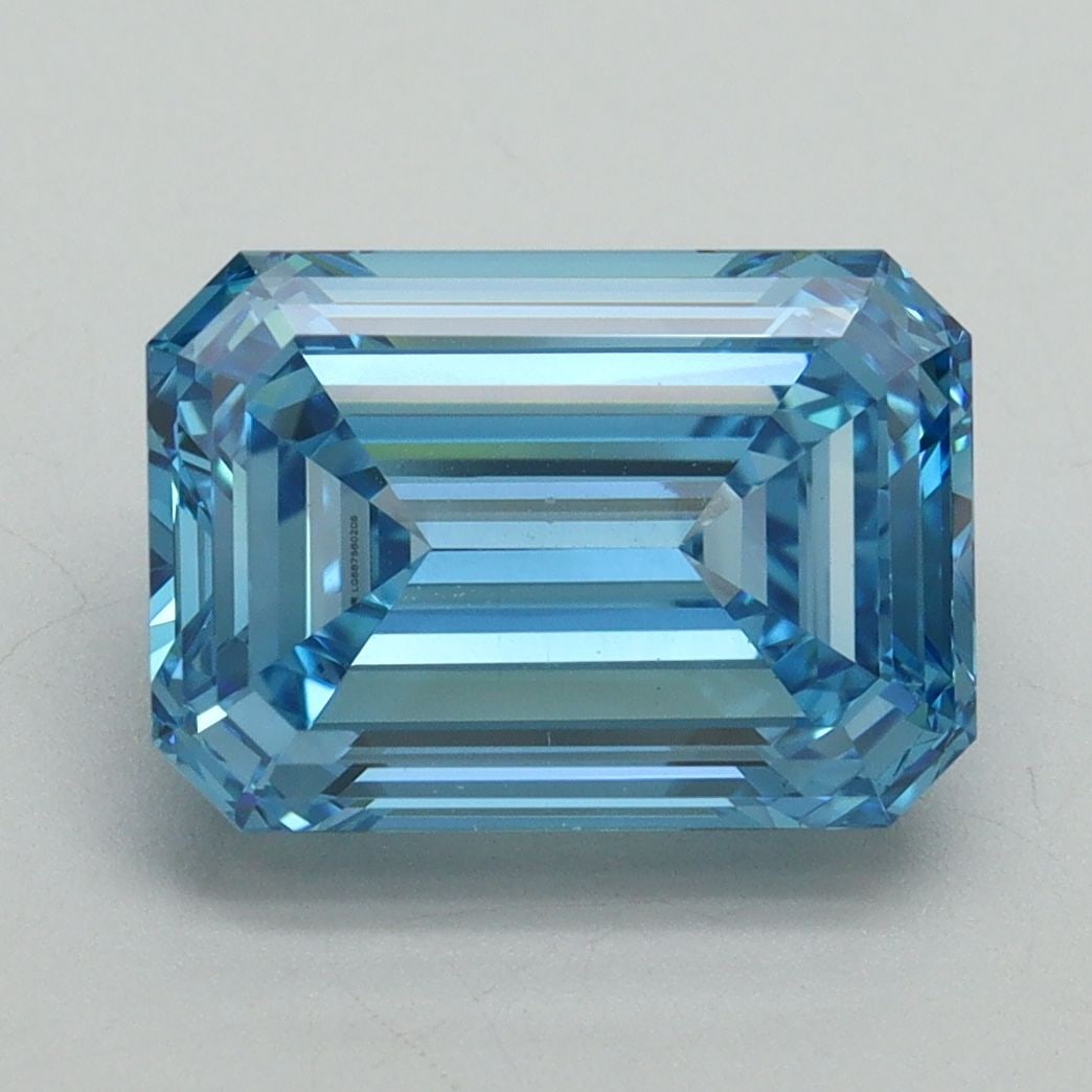 Loose Diamond - EMERALD 4.03ct Fancy Vivid Blue VS1: Loose Diamond - EMERALD 4.03ct Fancy Vivid Blue VS1 Source: This is a real non-mined Diamond that has been grown in a lab Shape: EMERALD Carats: 4.03 Color: Fancy Vivid Blue Certification: IGI Video: