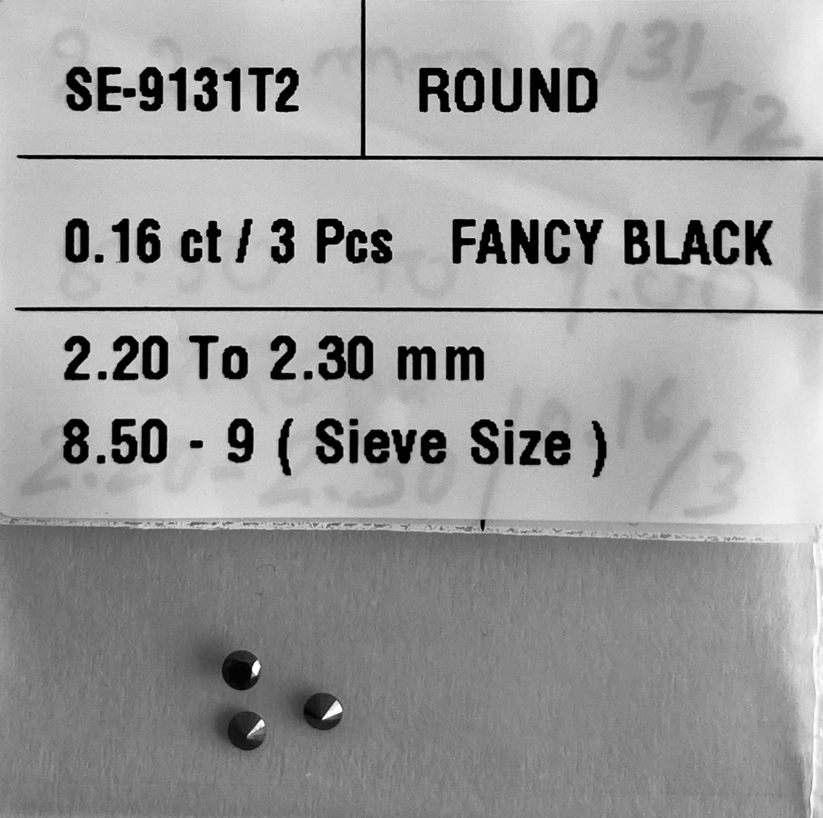 Loose Diamond - ROUND 0.16ct Fancy Black VVS2: Loose Diamond - ROUND 0.16ct Fancy Black VVS2 Source: Natural Shape: ROUND Carats: 0.16 Color: Fancy Black Certification: NONE PLEASE NOTE: Framed, Large, or heavy items do not have shipping costs inc