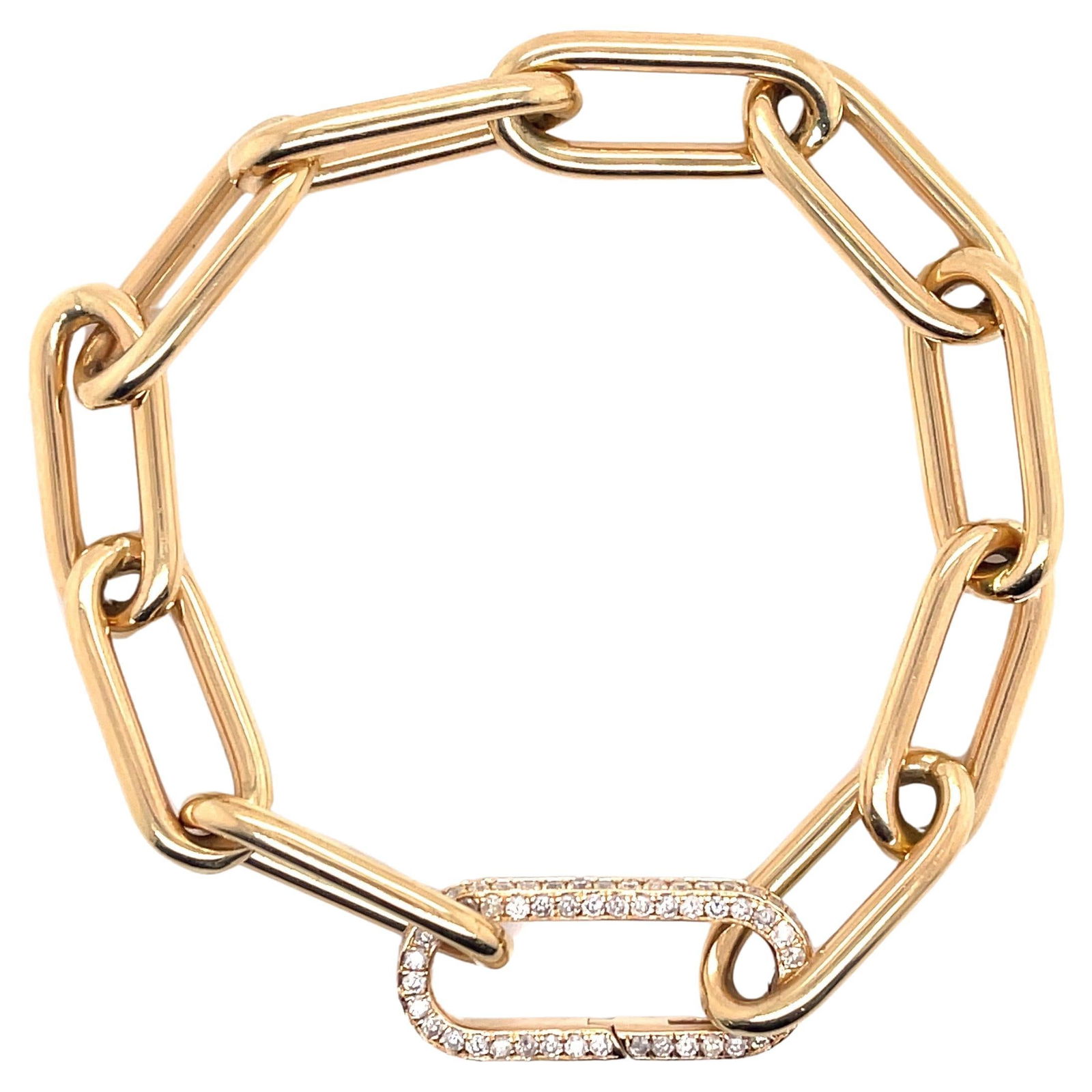 Italian 14K Yellow Gold Paperclip Link Bracelet with Diamond Clasp: Italian 14K Yellow Gold Paperclip Link Bracelet with Diamond Clasp This exquisite Italian paperclip link bracelet is crafted from 14 karat yellow gold and features a stunning diamond clasp. The contem
