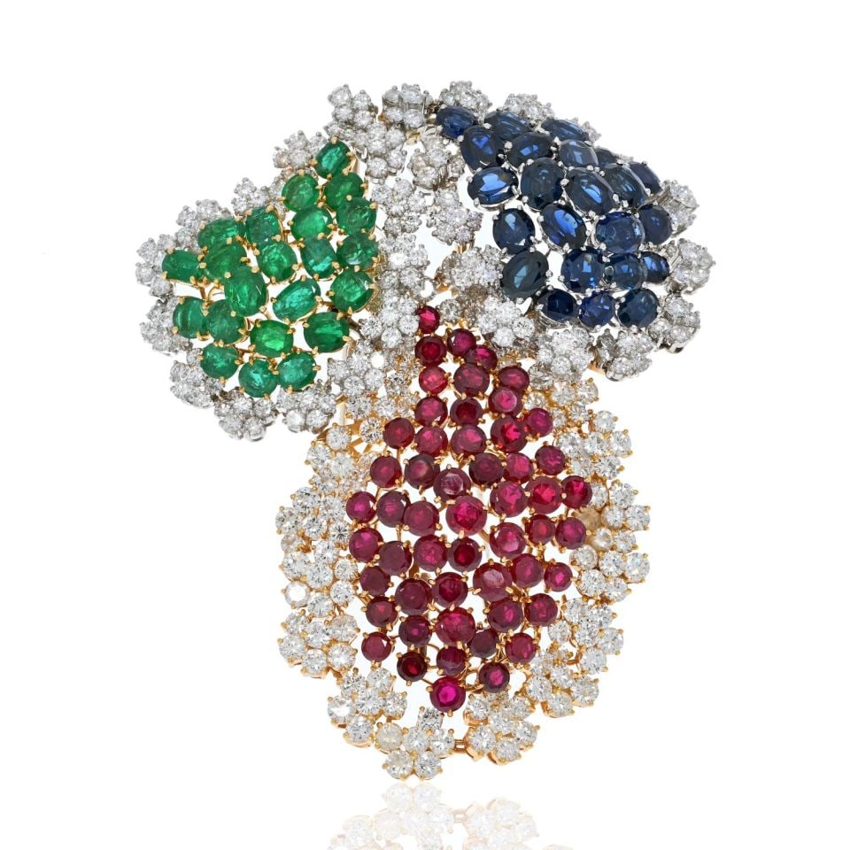 Stunning 18K Two Tone Leaf Brooch with Diamonds Rubies Sapphires Emeralds: Stunning 18K Two Tone Leaf Brooch with Diamonds Rubies Sapphires Emeralds This exquisite vintage estate brooch features a stunning design crafted in 18K two-tone gold, combining both yellow and white
